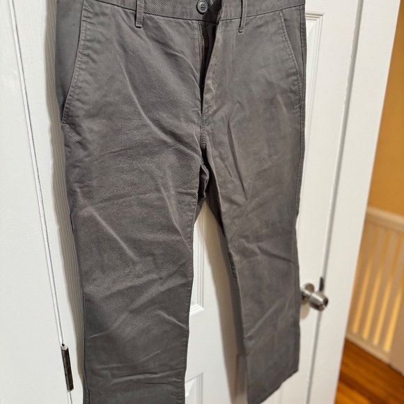 Men’s Gray Khaki Pants (33x28) | Gap Khakis - Slim-fit - Picture 4 of 7
